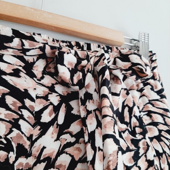 SKYE Pull-On Wide Split Leg Crop Ankle Pants Light Floral Feather Print Sz S - Picture 5 of 15